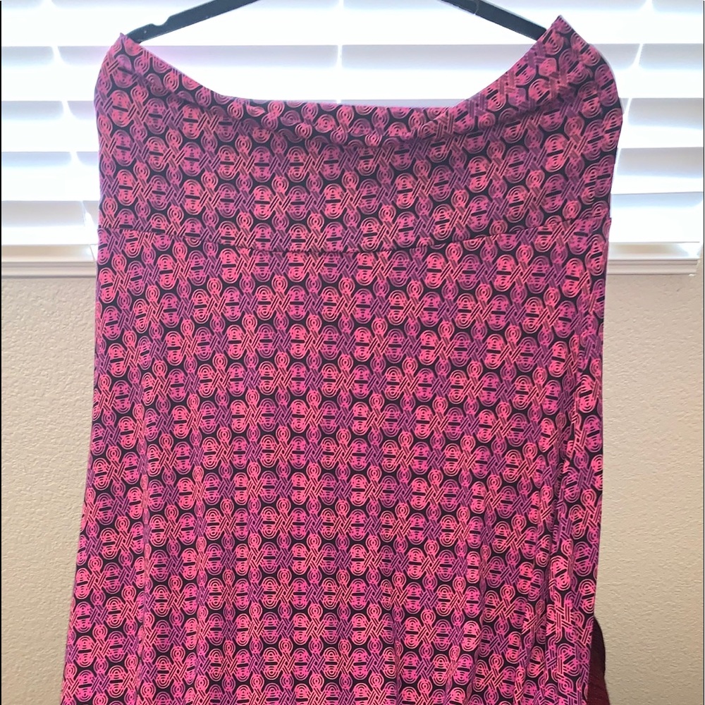 Lula Roe 👚 Sold - Picture 2 of 4